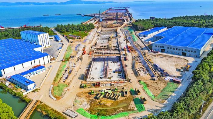 2018年10月18日，太湖隧道施工打通水陸連接。