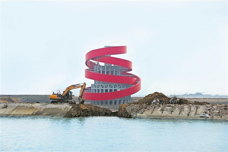 2020年11月16日上午10時，650米修建好的隧道被順利“埋”入湖底。至此，蘇錫常南部高速公路太湖隧道馬山段全部實現(xiàn)陸島通道轉(zhuǎn)換，碧玉螺造型的風(fēng)亭“浮”出水面，因施工被封閉兩年之久的十里明珠堤于15日恢復(fù)通行，隧道進入全新的施工階段。