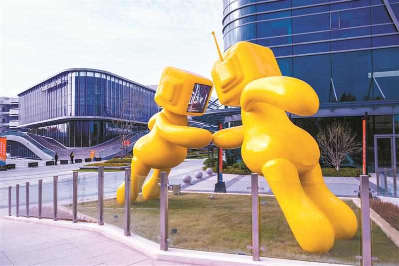 一路兩園，濱湖區(qū)?“攀高向新”再出發(fā) 劉閭路，頻現(xiàn)“機(jī)器人”